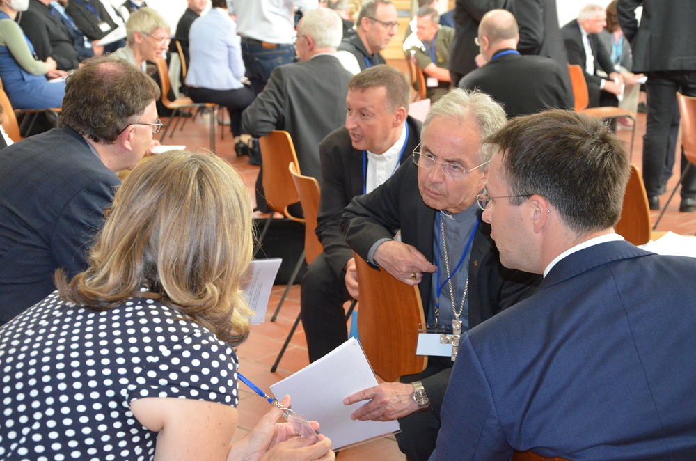 Vorsynodale Beratung der Bischofskonferenz in Mariazell - Blick ins Plenum / Kathpress/Paul Wuthe