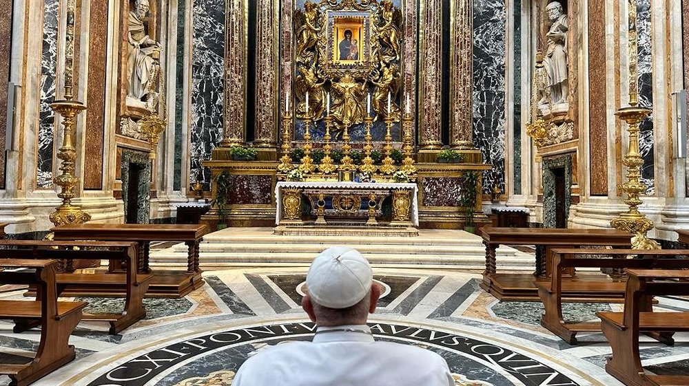 In Santa Maria Maggiore vereint sich der Papst mit den Franziskanern