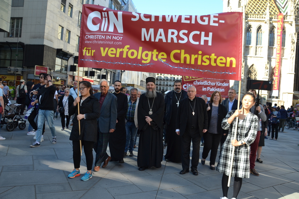 'Lange Nacht' mit Schweigemarsch für verfolgte Christen eröffnet