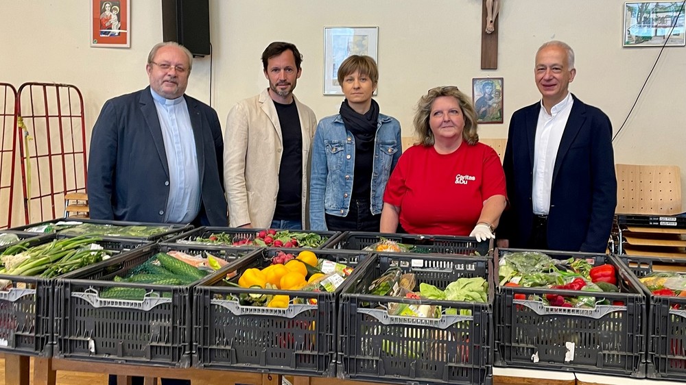 Caritas-Lebensmittelausgabe in der Pfarre Alt Ottakring / Kathpress/ Till Schönwälder